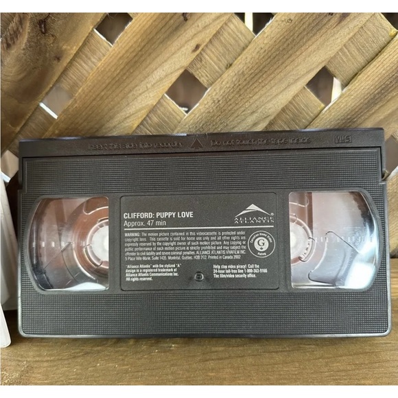 VHS Clifford The Big Red Dog
Movie - Puppy Love - Scholastic - Picture 6 of 9